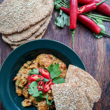 Keto naan maizītes ar sezama sēklām